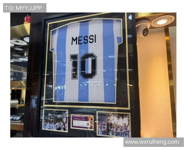 安哥拉队长赛后自豪展示与梅西交换的签名球衣将永久珍藏